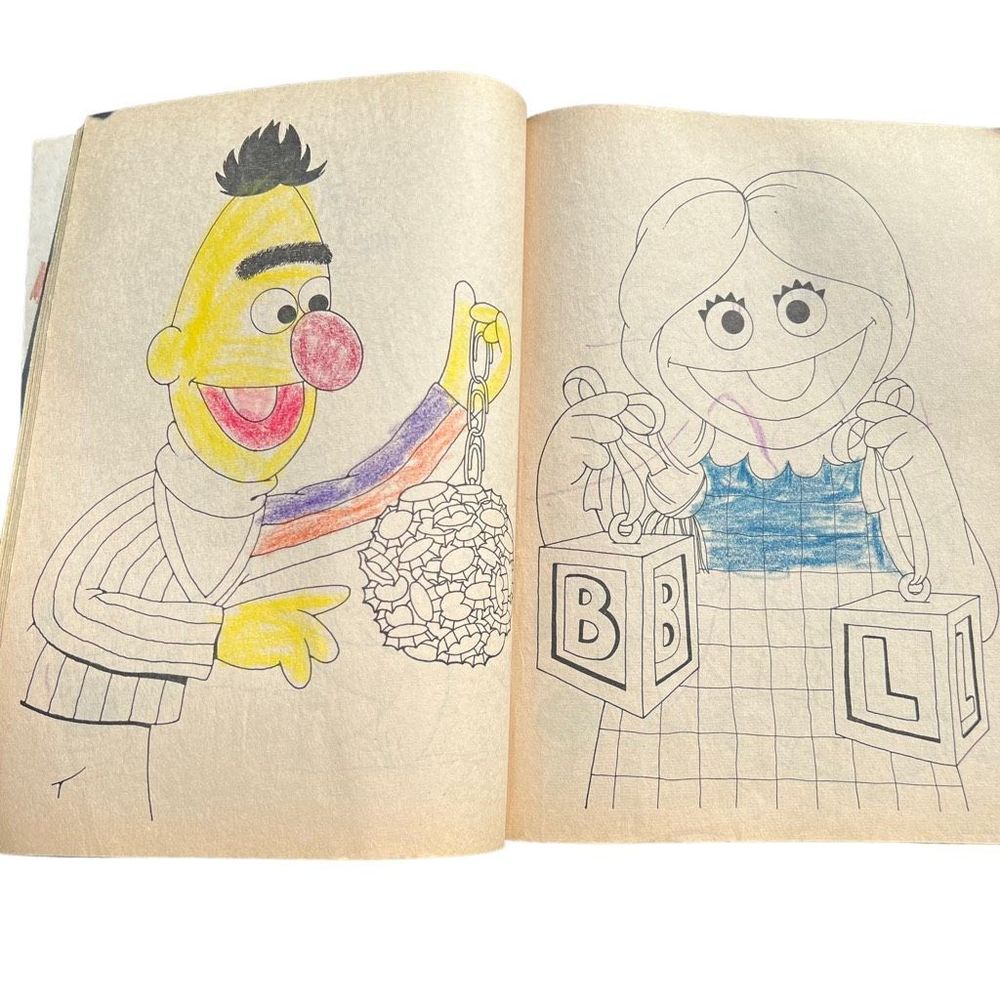 Vintage The Sesame Street golden Coloring books Set of 2‎ Farm and Christmas Bks - Picture 4 of 10